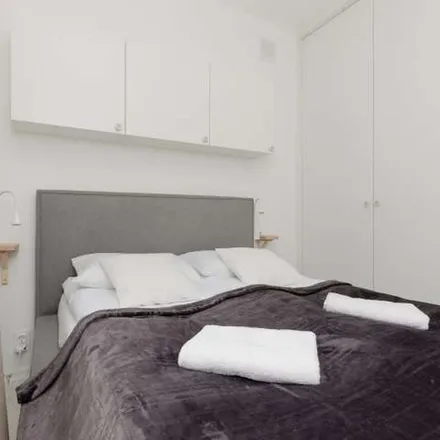 Rent this 1 bed apartment on Pod Filarami in Jana i Jędrzeja Śniadeckich 1/15, 00-654 Warsaw