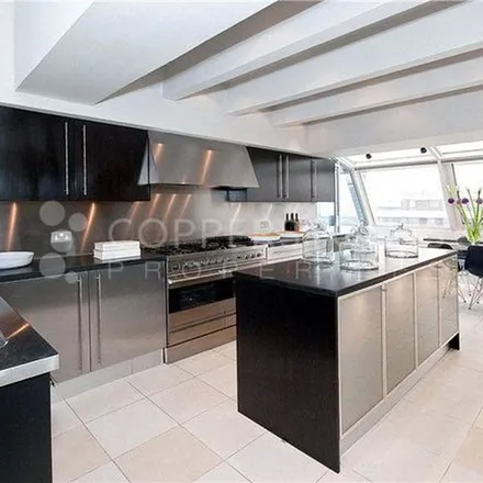 Rent this 5 bed apartment on Water Gardens (201-254) in Edgware Road, London