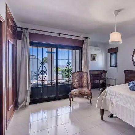 Rent this 4 bed duplex on Mezquita de Marbella in Bulevar del Príncipe Alfonso de Hohenlohe, 29602 Marbella