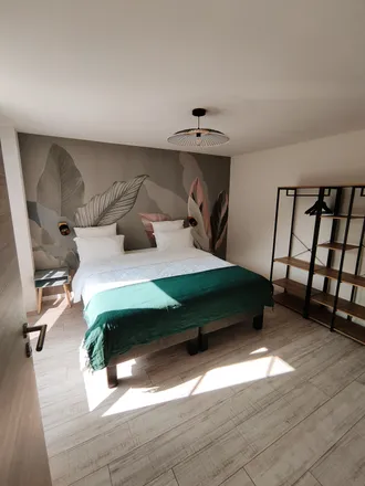 Rent this 1 bed house on 16 Chemin du Moulin Brochât in 71640 Saint-Jean-de-Vaux, France