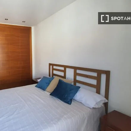 Rent this 4 bed room on Carrer de Gandia in 46008 Valencia, Spain