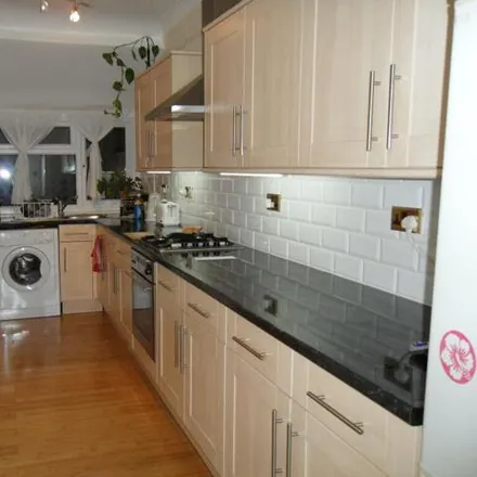Image 2 - Keys Avenue, Horfield, Bristol, N/a - House for rent