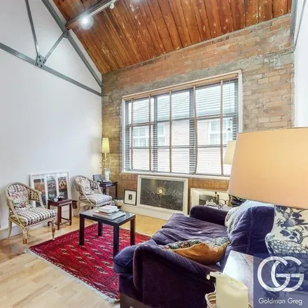 Image 2 - 6 Fairclough Street, St. George in the East, London, E1 1PR, United Kingdom - Apartment for rent