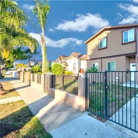 Image 1 - 843 East 74th Street, Los Angeles, CA 90001, USA - House for sale