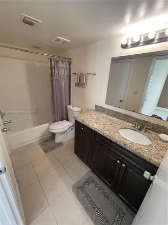 Image 3 - 5780 Rock Island Road, Tamarac, FL 33319, USA - Condo for rent