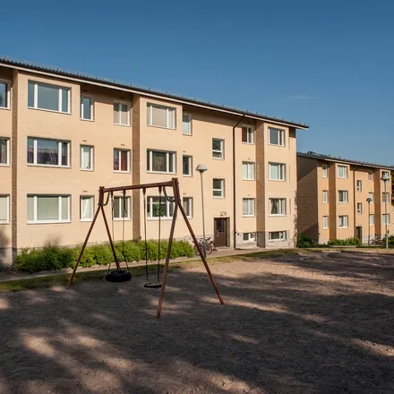 Rent this 3 bed apartment on Bergslagsgatan 2C in 2D, 682 32 Filipstad