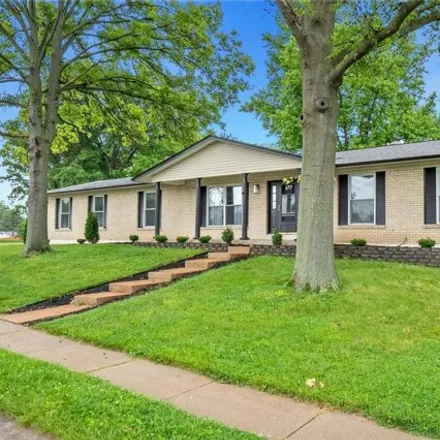 Buy this 3 bed house on 934 Norwich Drive in Saint Charles, MO 63301