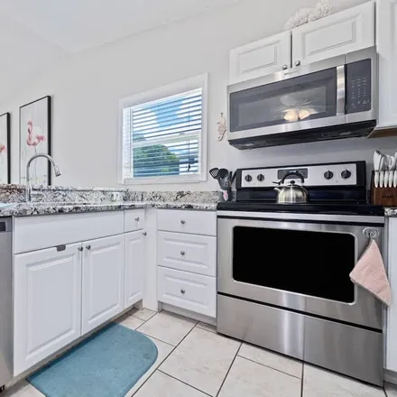 Rent this 2 bed condo on Palm Harbor in FL, 34683