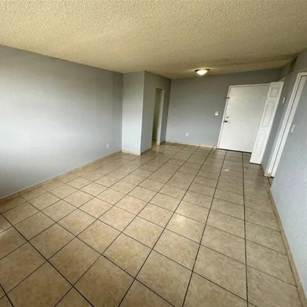 Image 7 - 606 West 81st Street, Hialeah, FL 33014, USA - Condo for rent