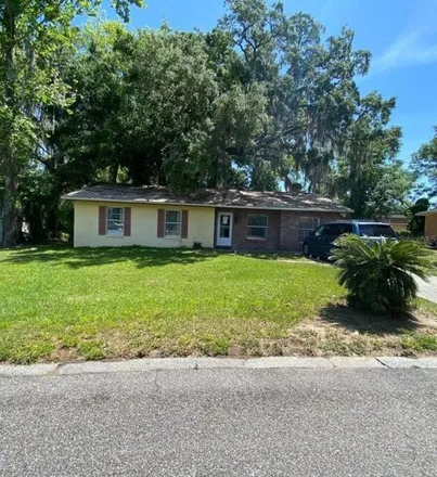 Buy this 3 bed house on 881 Cedar Circle in Tavares, FL 32778