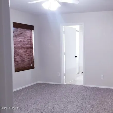 Image 4 - 4632 East Gatewood Road, Phoenix, AZ 85050, USA - House for rent