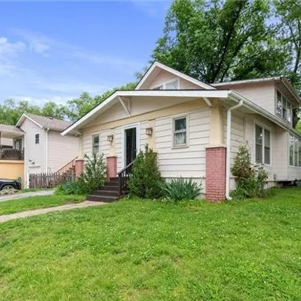 Buy this 3 bed house on 210 Cedar Street in Liberty, MO 64068