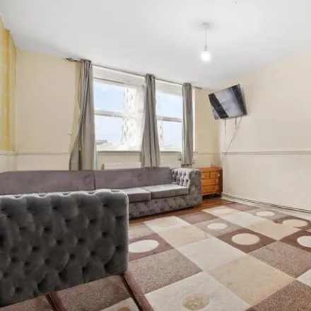 Buy this 2 bed apartment on Nisbet House in London, E9 6AN