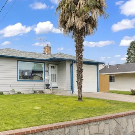 Buy this 3 bed house on 8917 North Kimball Avenue in Portland, OR 97203