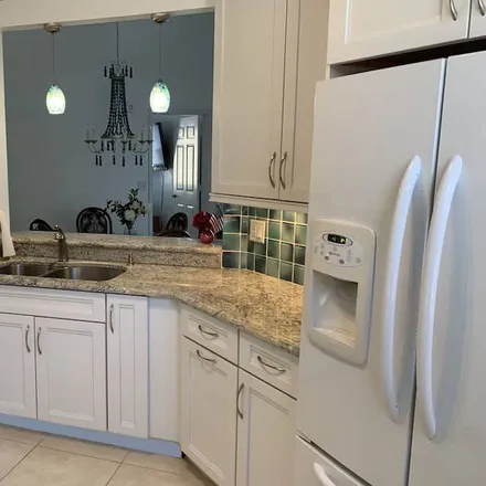 Image 2 - Naples, FL - Condo for rent
