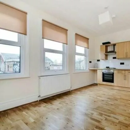 Image 3 - 20 Oakleigh Road South, London, N11 1LB, United Kingdom - House for sale