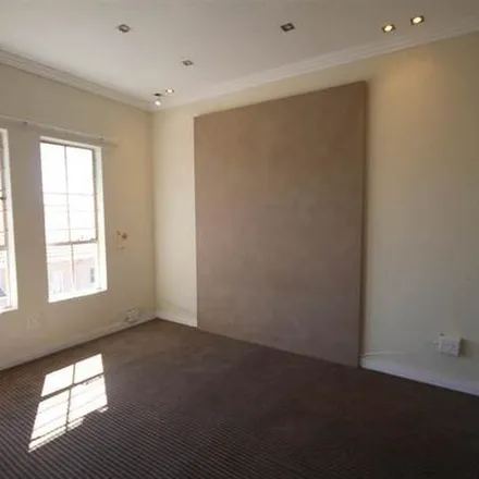 Image 1 - 4th Avenue, Houghton Estate, Johannesburg, 2001, South Africa - Apartment for rent