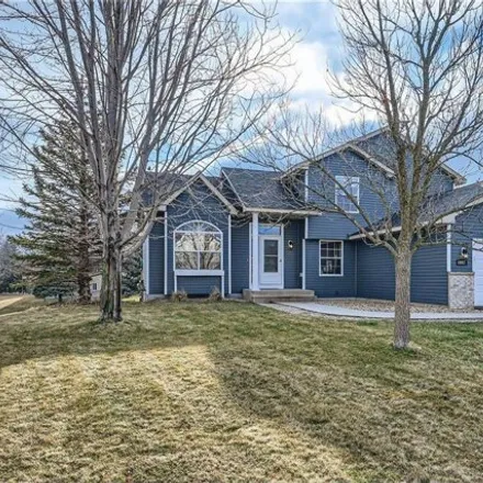 Buy this 5 bed house on 1887 French Trace Avenue in Shakopee, MN 55379