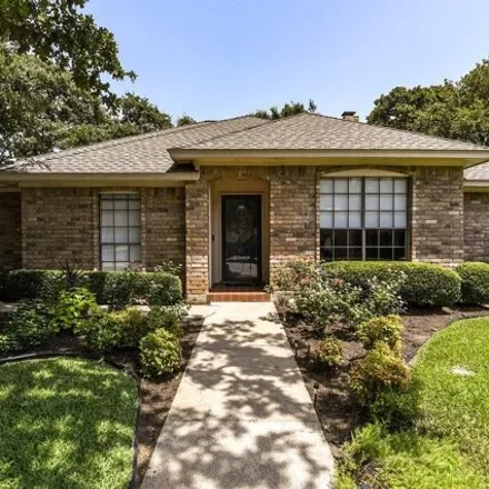 Image 2 - 2711 Woodside Dr, Arlington, Texas, 76016 - House for sale