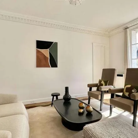 Rent this 6 bed apartment on 46 Rue de Bretagne in 75003 Paris, France