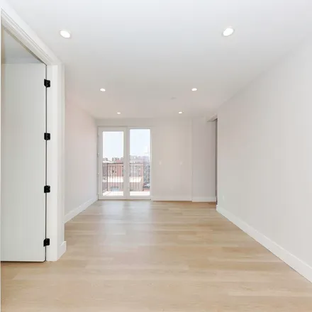 Image 2 - 29 Bruckner Boulevard, New York, NY 10454, USA - Apartment for rent