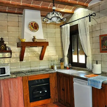 Rent this 4 bed townhouse on Candeleda in Castile and León, Spain