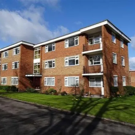 Rent this 2 bed apartment on Guy's Cliffe Avenue in Royal Leamington Spa, CV32 6QF