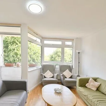 Buy this 4 bed apartment on Brandon Estate in Londres, London
