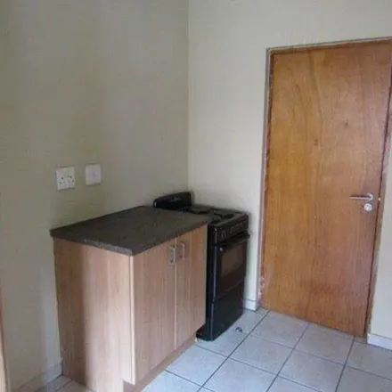 Image 4 - unnamed road, Rossmore, Johannesburg, 2001, South Africa - Apartment for rent