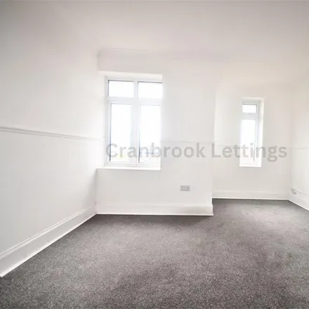 Image 7 - Dartfields, London, RM3 8DE, United Kingdom - Apartment for rent