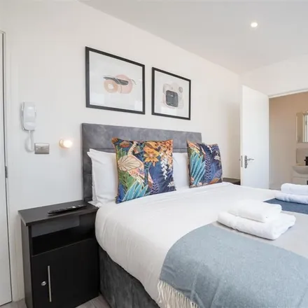 Rent this studio apartment on AHK Flooring in 246 Upper Richmond Road West, London