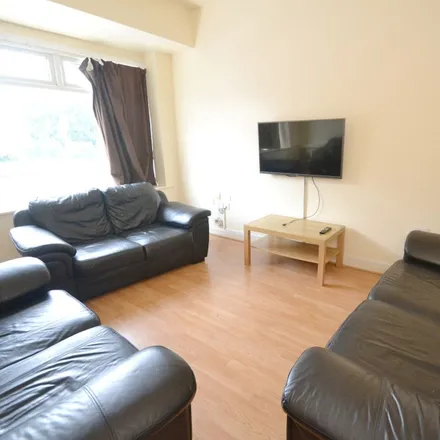 Rent this 7 bed apartment on Victoria Park Christian Fellowship in Longford Place, Victoria Park