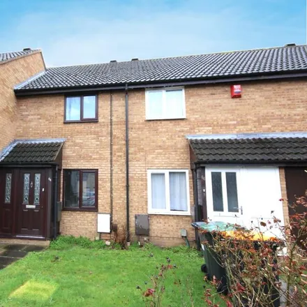 Rent this 2 bed townhouse on St. Leonard's Street in Bedford, MK42 9EQ