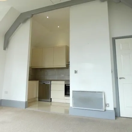 Rent this 3 bed apartment on 4 Ashton Road in Aldcliffe, LA2 0AA