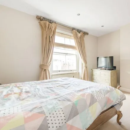 Rent this 1 bed apartment on 12 Simon Close in London, W11 3DJ