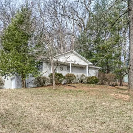 Buy this 3 bed house on 428 Woodland Street in Livingston, TN 38570