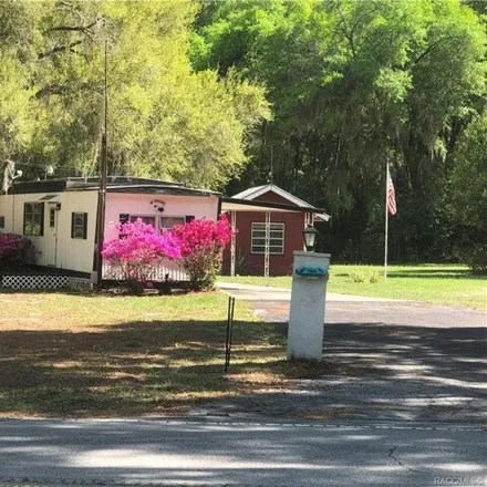Buy this studio apartment on 6206 West Riverbend Road in Dunnellon, Citrus County
