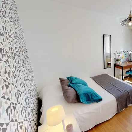 Rent this 3 bed room on 87 Rue Bataille