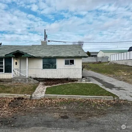 Buy this 3 bed house on 263 Kelso Avenue in Electric City, Grant County