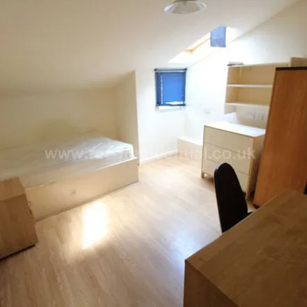 Image 3 - 3 Frederick Grove, Nottingham, NG7 1SG, United Kingdom - Apartment for rent