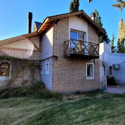 Buy this 4 bed house on José Hernández in Don Bosco, Cipolletti