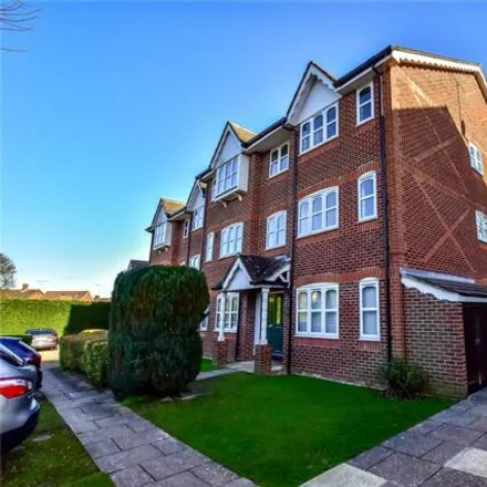 Buy this 2 bed apartment on Foxlands Close in Kingswood, WD25 7LY