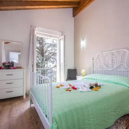 Rent this 2 bed townhouse on Tremezzina Trekking in Via San Benedetto, 22016 Tremezzina CO