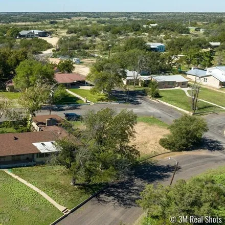 Image 3 - 623 Circle Drive, Ozona, TX 76943, USA - House for sale