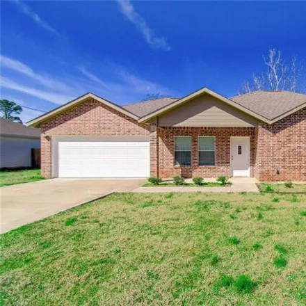 Buy this 4 bed house on Lakeside Drive in Pittsburg, TX 75686