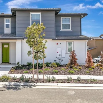 Buy this 3 bed house on Lake Club Drive in Vacaville Junction, Fairfield