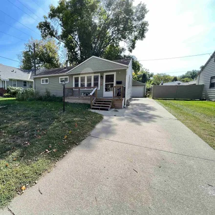 Buy this 3 bed house on 406 34th Street in Sioux City, IA 51104