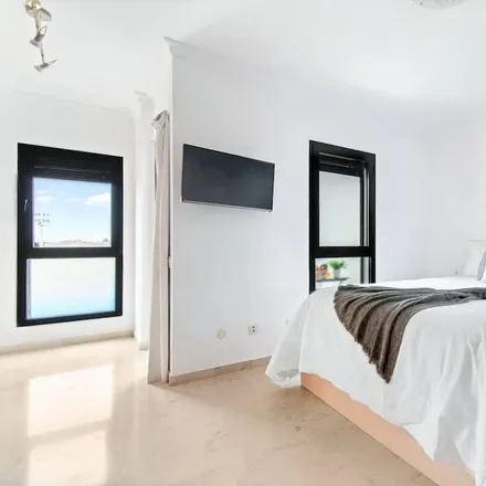 Rent this 3 bed apartment on Las Palmas de Gran Canaria in Calle Lucas Fernández Navarro, 1