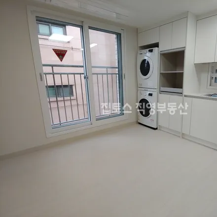 Image 3 - 서울특별시 서초구 방배동 435-9 - Apartment for rent