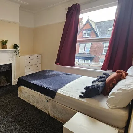 Rent this 6 bed house on Farooqui & Co Ltd in Back Manor Terrace, Leeds